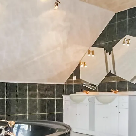 1 Bedroom Amazing In Brenna-gorki Male
