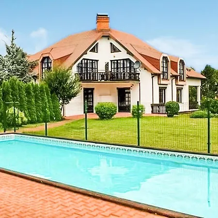1 Bedroom Amazing In Brenna-gorki Male Apartament