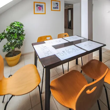 1 Bedroom Amazing In Brenna-gorki Male Apartament